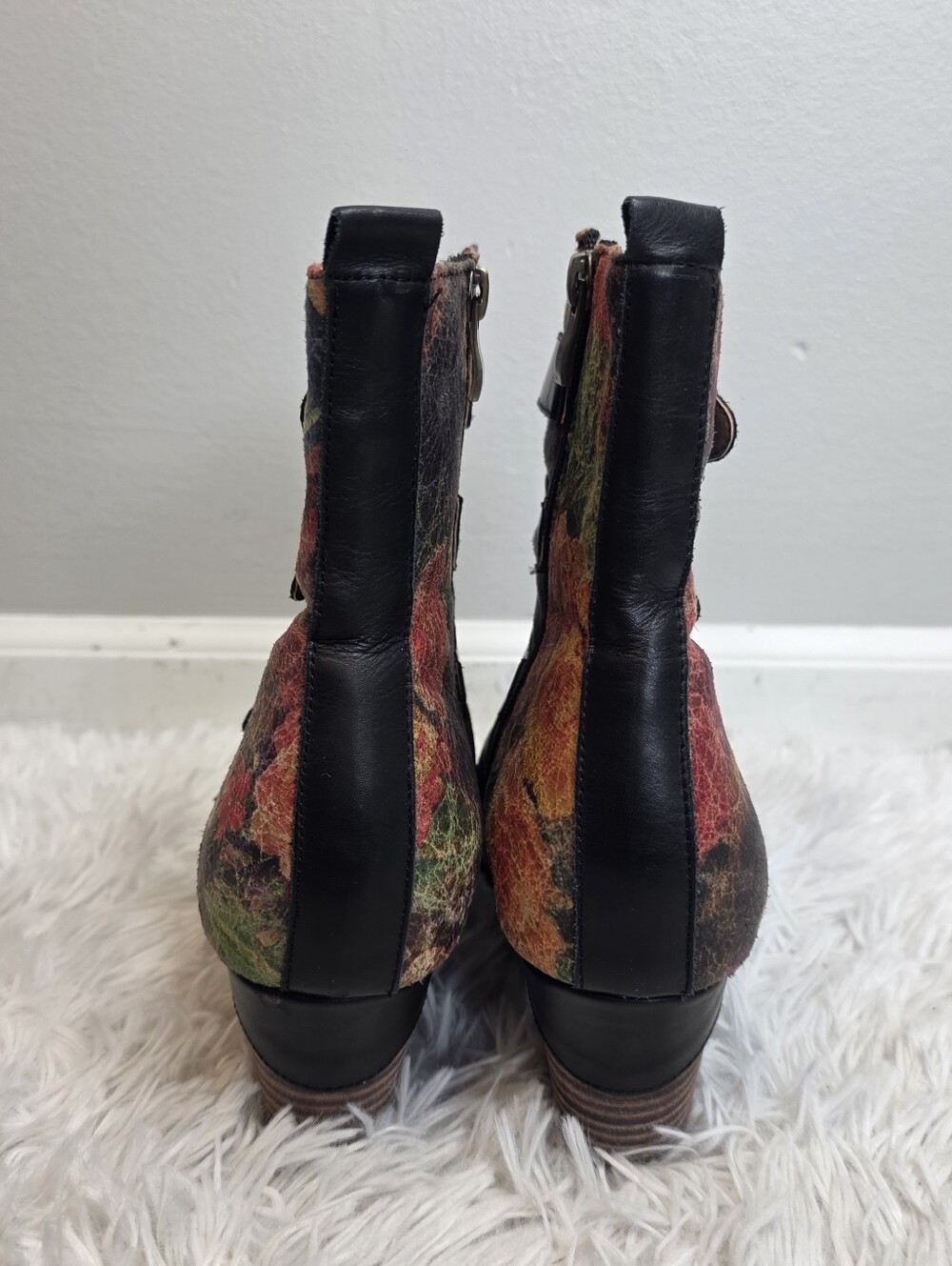 L'Artiste by Spring Step floral print ankle boots with gold buckles Sz 40 - Picture 3 of 6